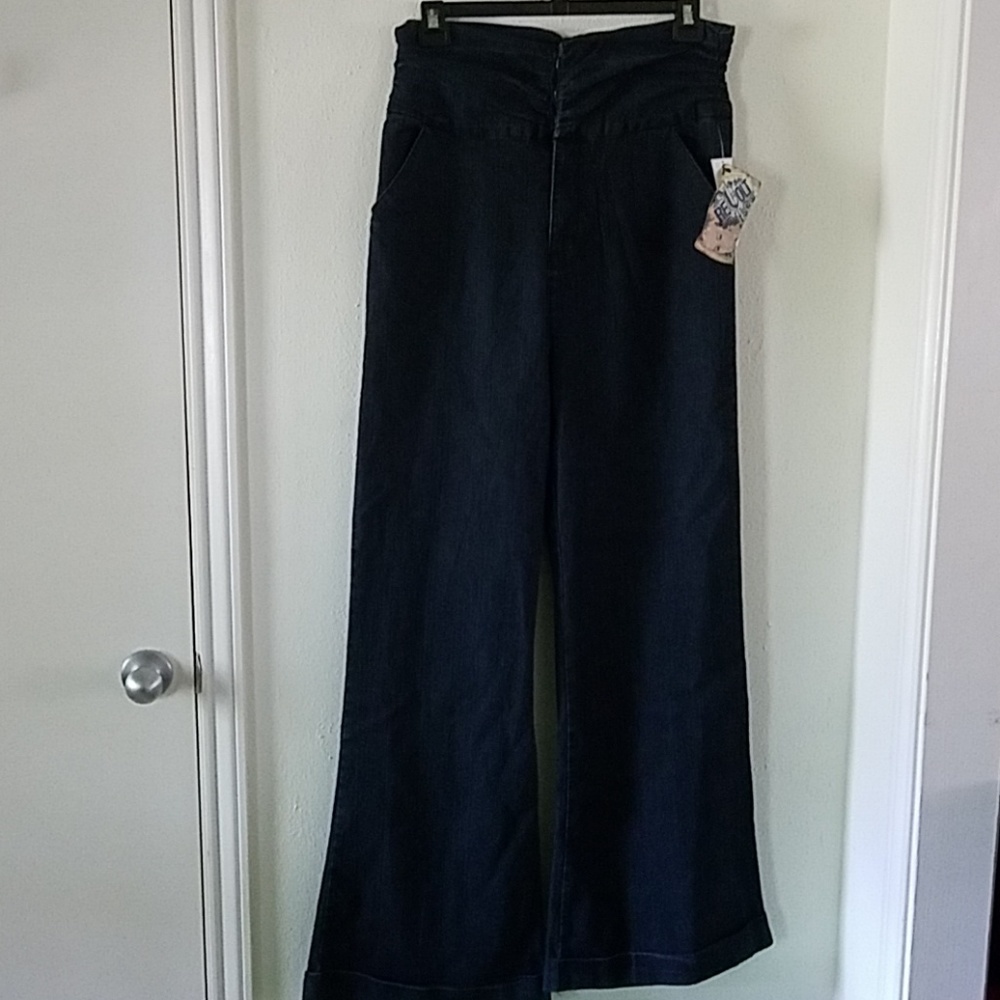 NWT Revolt Dark Wash Ruched Waist Side Pockets - Picture 3 of 7